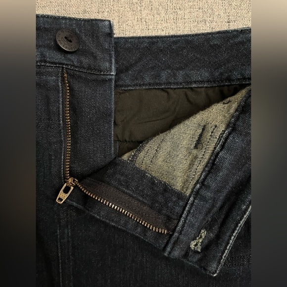 Lauren Ralph Lauren blue jean skirt. Dark wash navy preppy denim​ skirt Size 6 - Picture 4 of 10